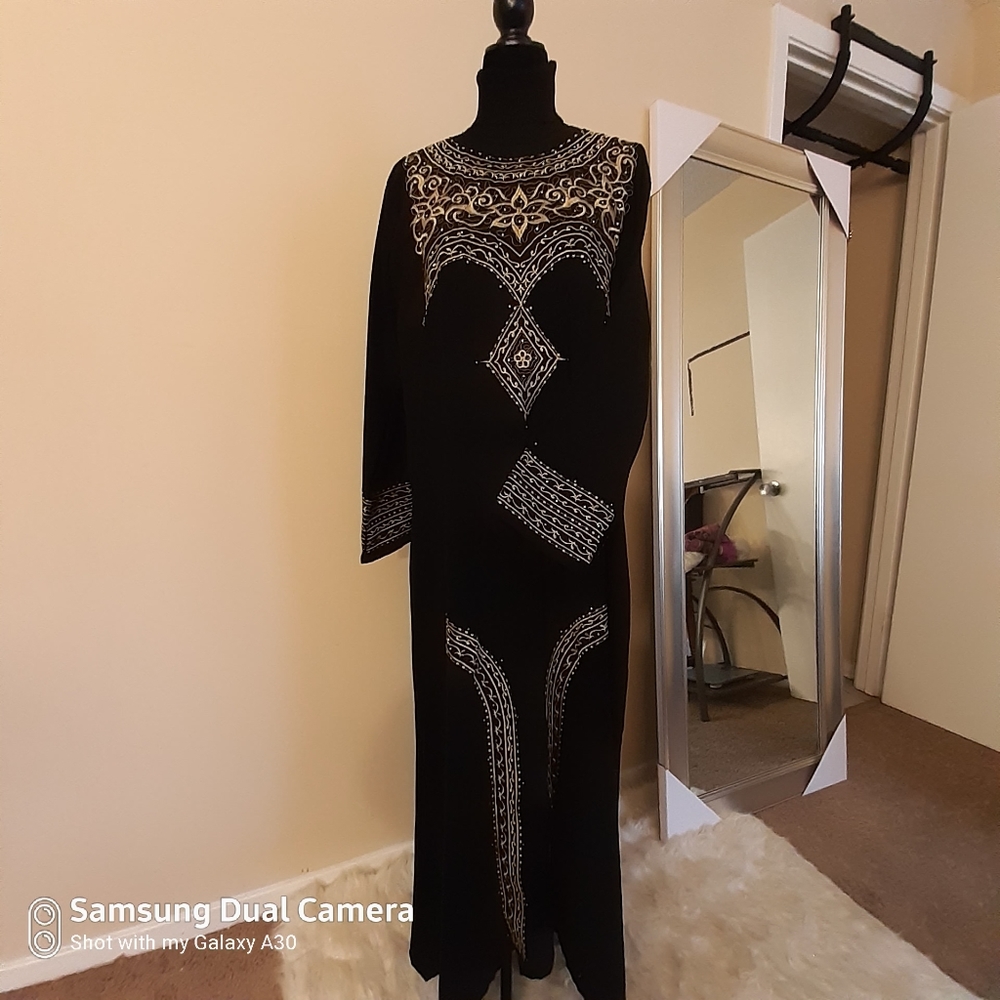 Abaya dress embroidery